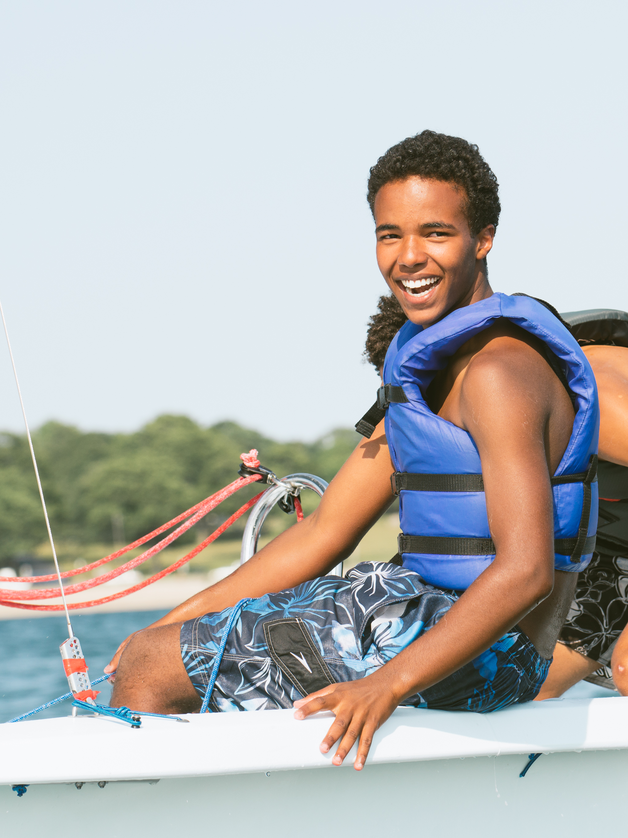 Student and Instructor sailing a Bahia