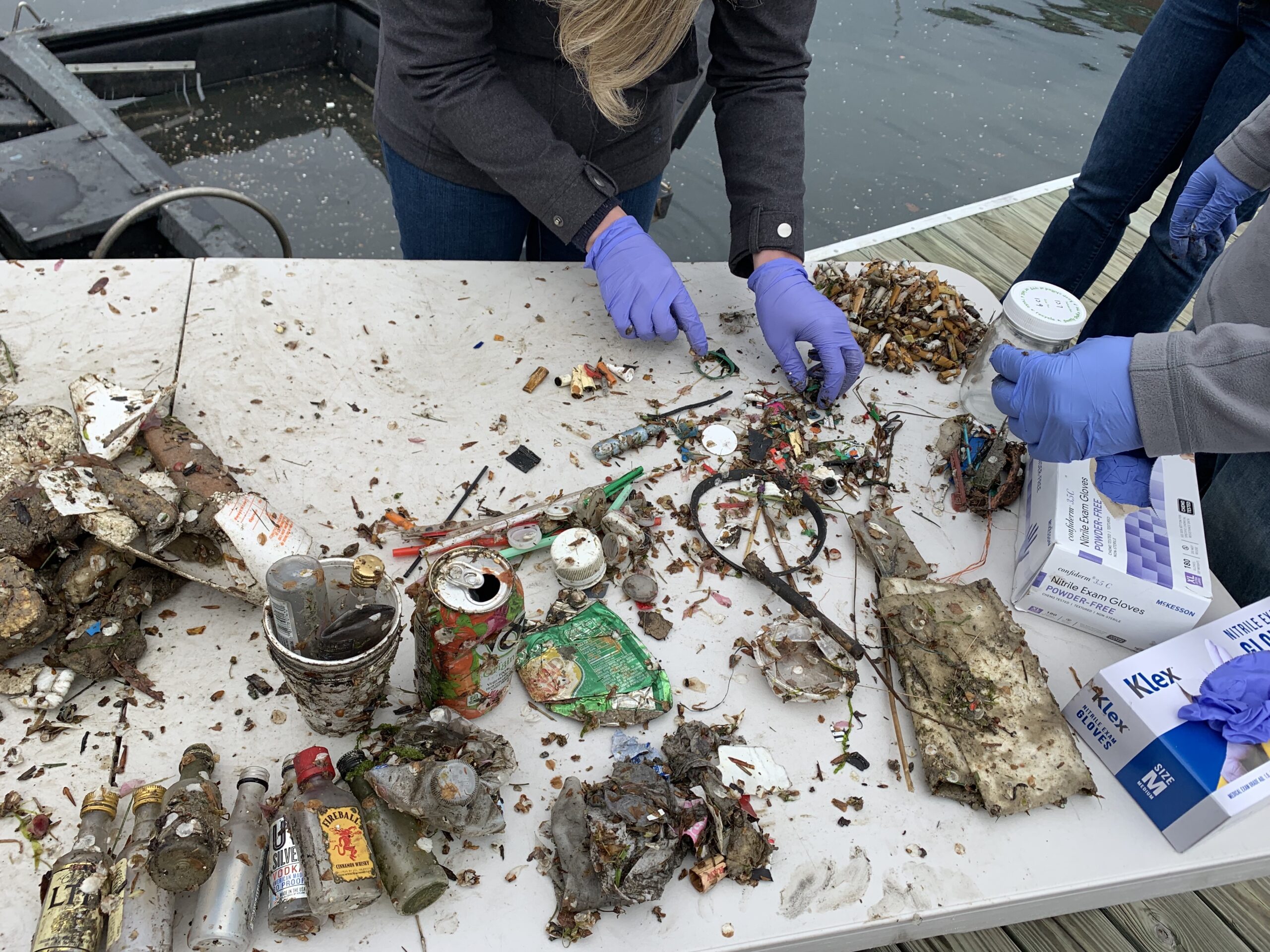 Sorting marine debris
